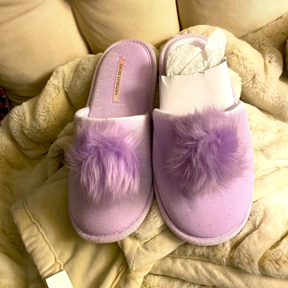 Slippers NWT